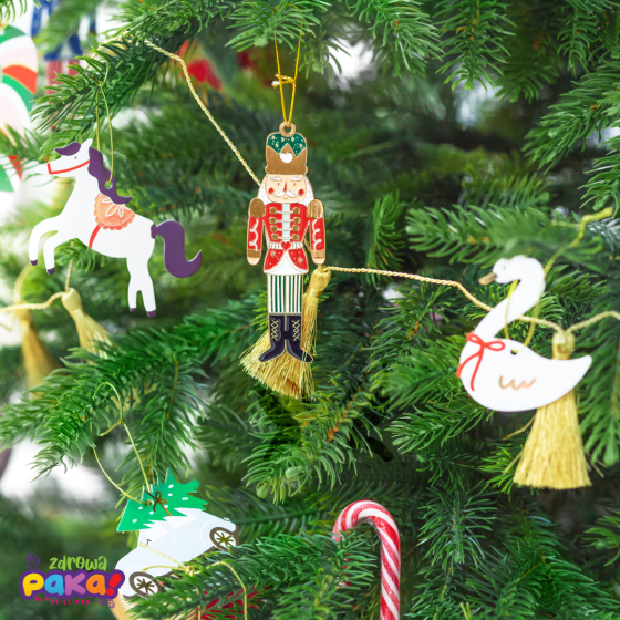 Metalowa zawieszka Dziadek do orzechów 10×3 cm | PartyDeco